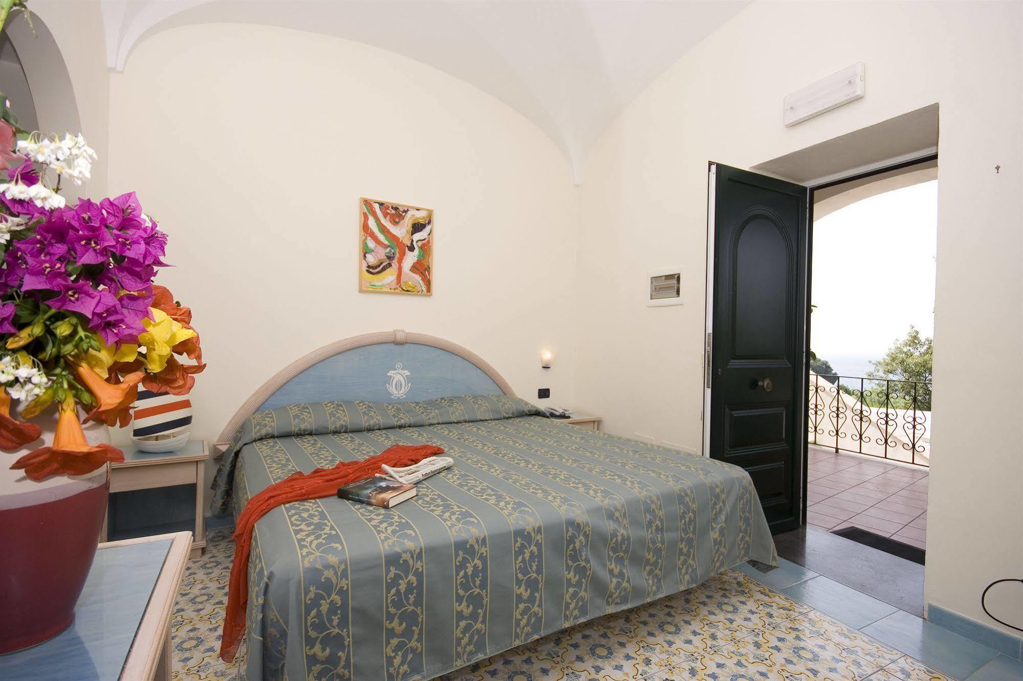 Oasi Castiglione Hotel